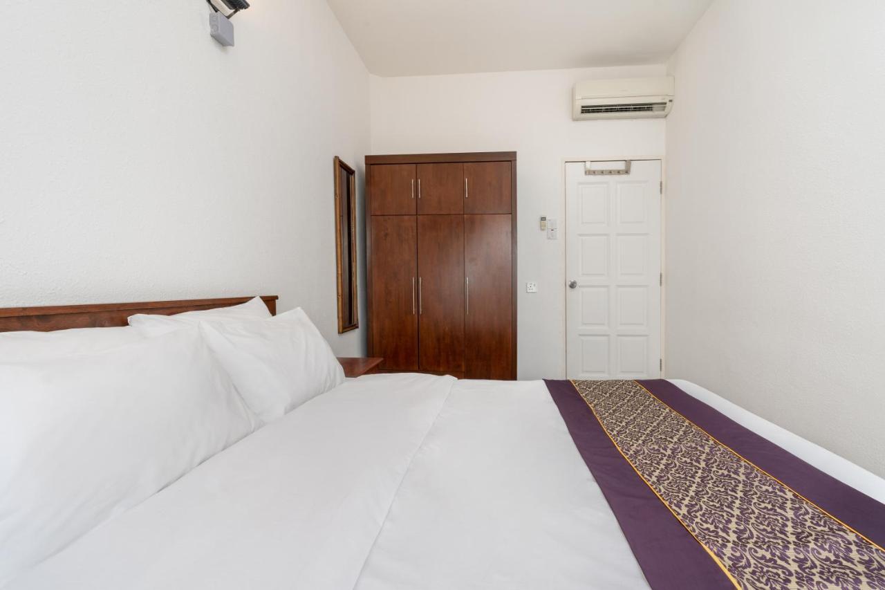 Pantai Seaview Resort Batu Ferringhi 1801 - 3 Rooms Bagian luar foto